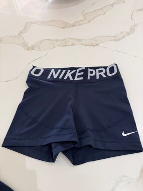 Nike Pro 3” Navy blue size Small